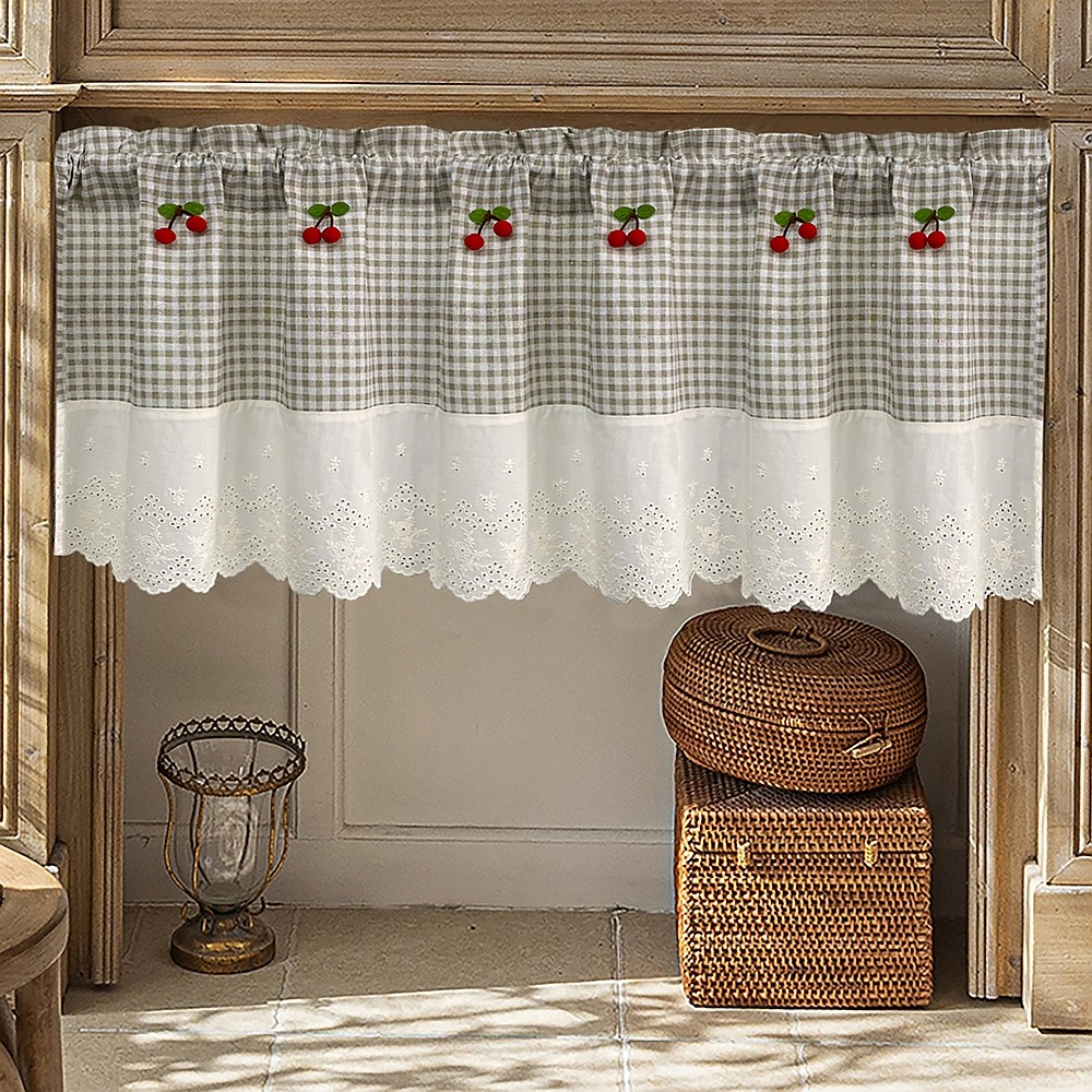 Light Brown Charming Checker รูปแบบ Sheer ผ้าม่านสั้นสีแดง Cherry สําหรับ Cafe Kitchen Valance ตาข่ายลายสก๊อตเรขาคณิตชั้นครึ่งผ้าม่านสําหรับเทศกาล Decor Party Rod กระเป๋า – โปรปัง