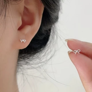 We Flower S925 เงินน่ารักโบว์ขนาดเล็ก Pierced สกรูต่างหูผู้หญิงหญิง Hypoallergenic หู Studs เครื่องประดับของขวัญ