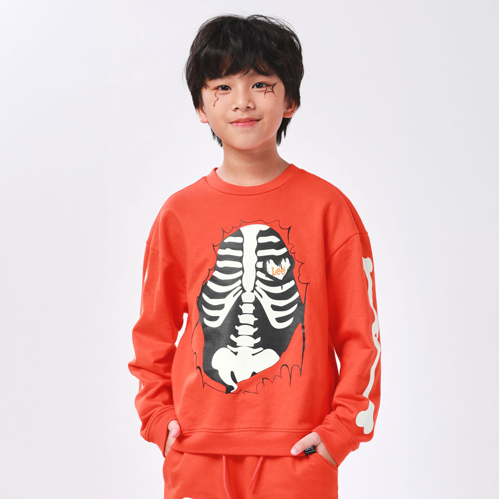 LEE KIDS เสื้อสเวตเชิ้ตเด็กผู้ชาย คอลเลคชั่น Halloween ทรง Comfort รุ่น LK F224BPULN17 สีส้ม