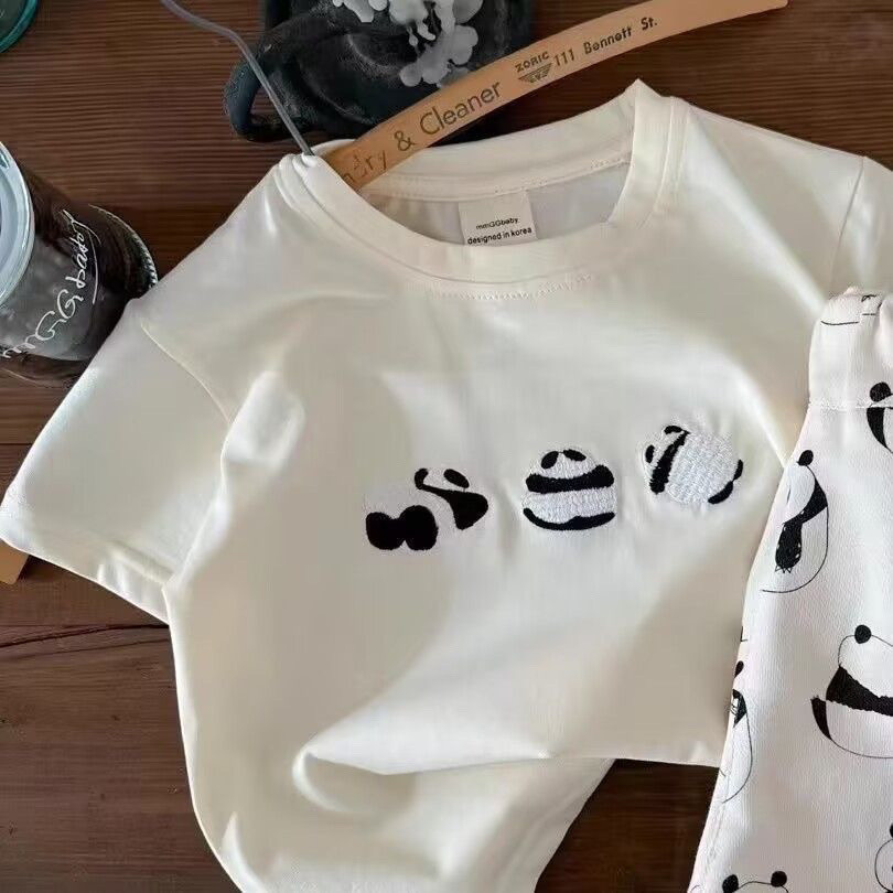 ชุดแขนสั้นฤดูร้อนใหม่สำหรับเด็กชายและเด็กหญิง เสื้อยืดแขนสั้นน่ารักสำหรับเด็ก ชุดกางเกงขาสั้นพิมพ์เต็มตัวแบบสบายสำหรับเด็ก ราคา ถูกที่สุด ดีลบีเคเค แกลเลอรีภาพที่ 2