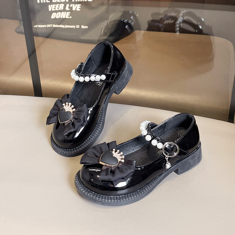 เก๋หวานสาวเจ้าหญิงรองเท้าหนังรักมงกุฎน่ารักเด็กแฟลตแฟชั่นฤดูใบไม้ผลิฤดูใบไม้ร่วงใหม่เด็กพรรครองเท้าสีดําสีเบจ - รูปที่ 4