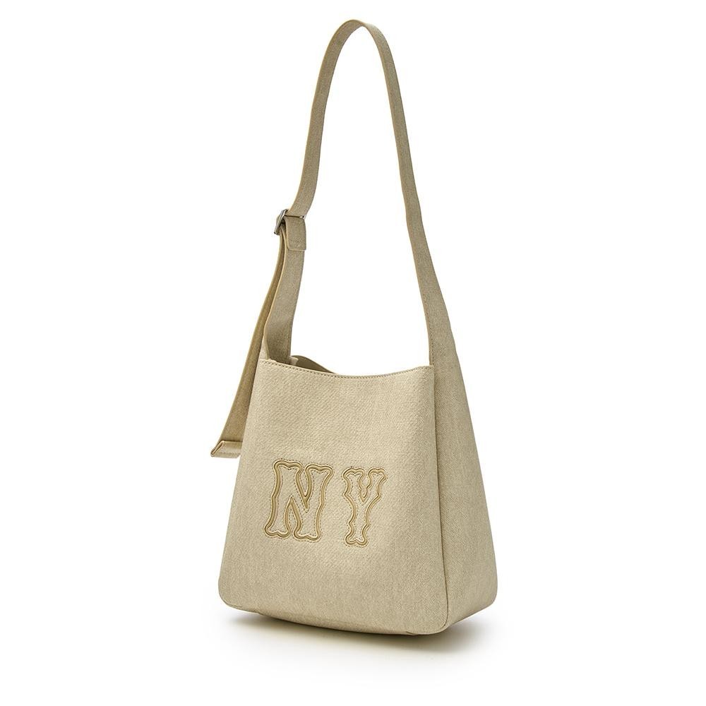 MLB กระเป๋าทรงบัคเก็ต ยูนิเซ็กส์ Denim Coopers Logo Bucket Bag รุ่น 3ABMBD15N 50CRD สีดาร์กครีม