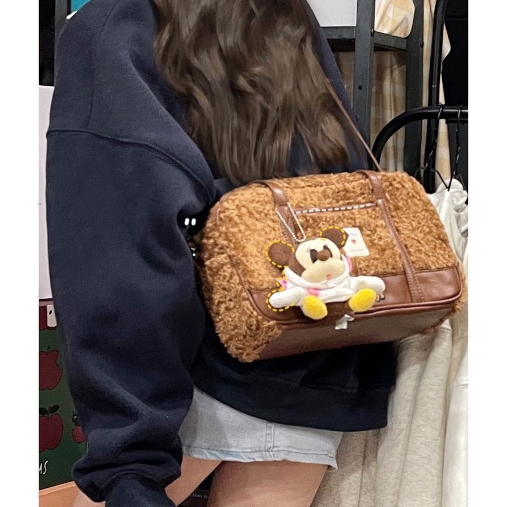 แฟชั่น versatle Contrast Color Plush กระเป๋าถือผู้หญิงความจุขนาดใหญ่
