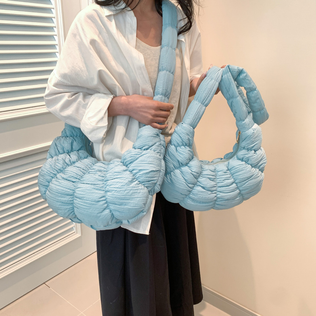 เกาหลีใต้ใหม่สีทึบสามารถยกย่องถุงเมฆจีบไหล่ Crossbody เกี๊ยวกระเป๋าสตรี