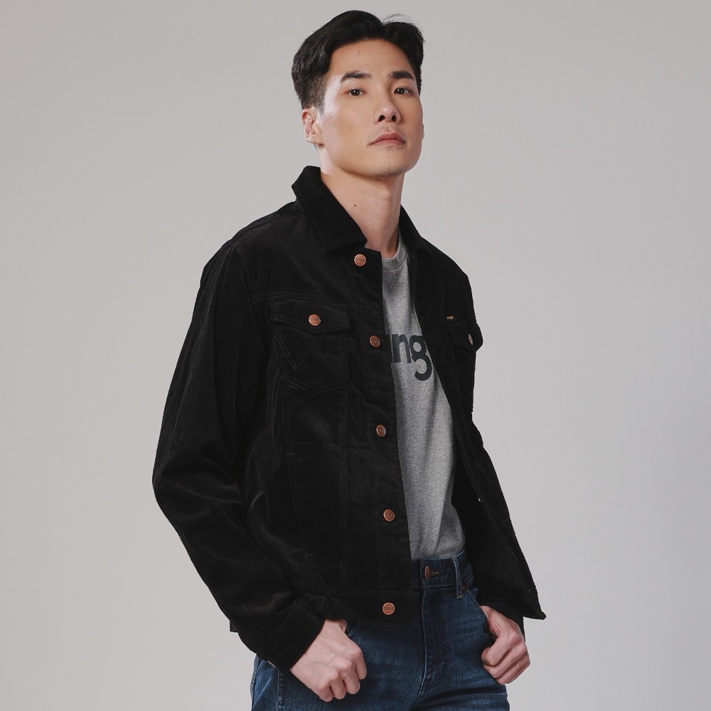WRANGLER เสื้อแจ็กเก็ตผู้ชาย (ผ้าลูกฟูก) คอลเลคชั่น Legend Of Wrangler FW24 รุ่น WR F124MJKTN13 สีดำ