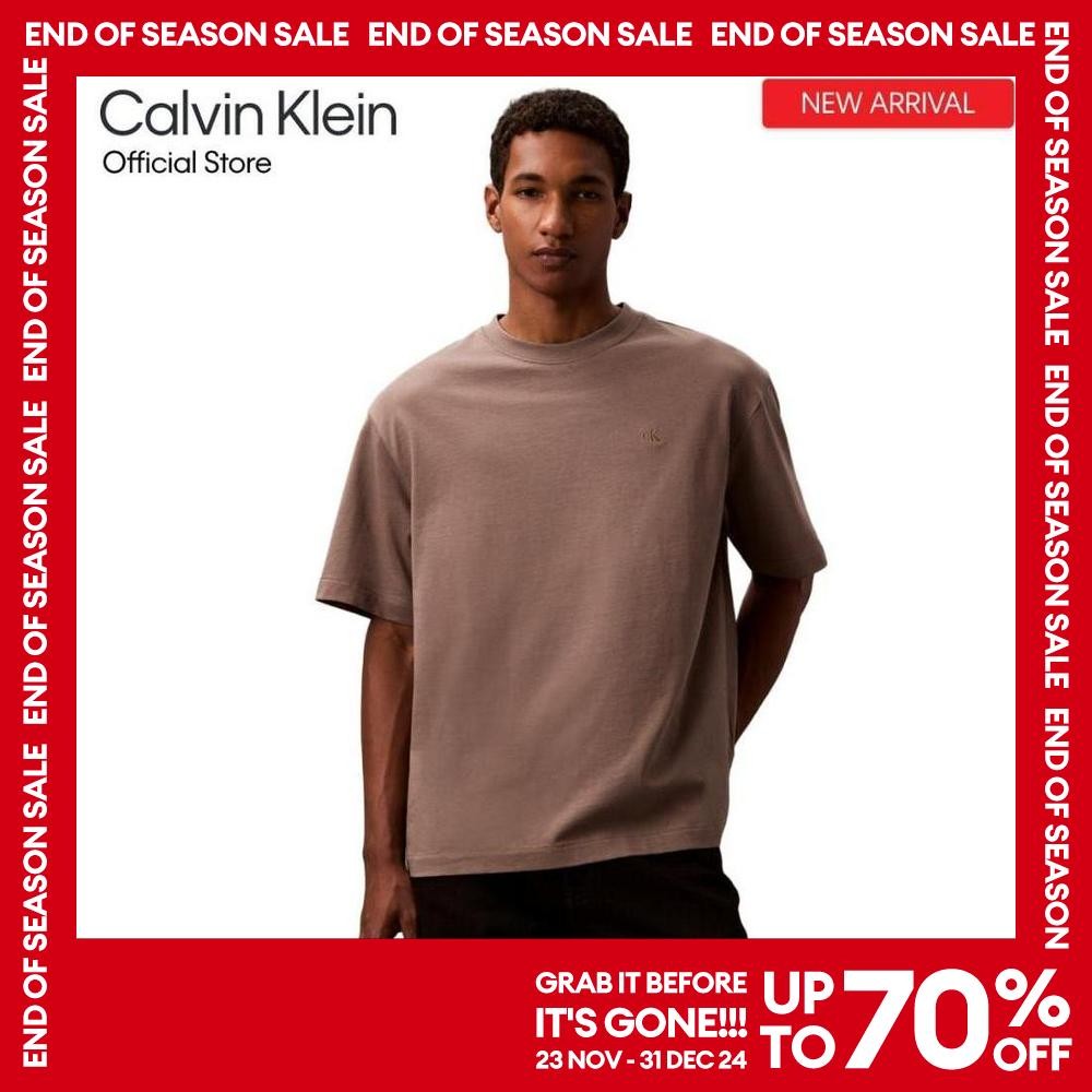 CALVIN KLEIN เสื้อยืดคอกลมผู้ชาย Archive Logo ทรง Relaxed รุ่น 40HM229 PBX - สีเบจ