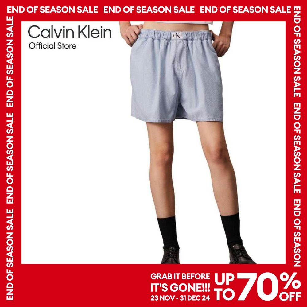 CALVIN KLEIN กางเกงขาสั้นผู้หญิง ทรง Relaxed Denim Boxer Shorts รุ่น J224344 1AA - สี Light blue