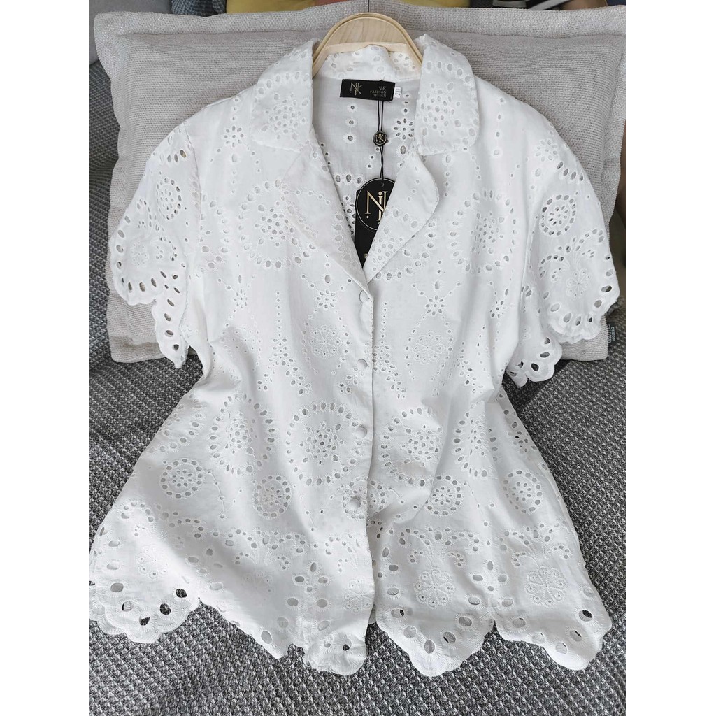 (b757)เสื้อเชิ๊ตฉลุลูกไม้แขนสั้นกระดุมหน้า(มีซับหน้า*ในตัว) M-3XL