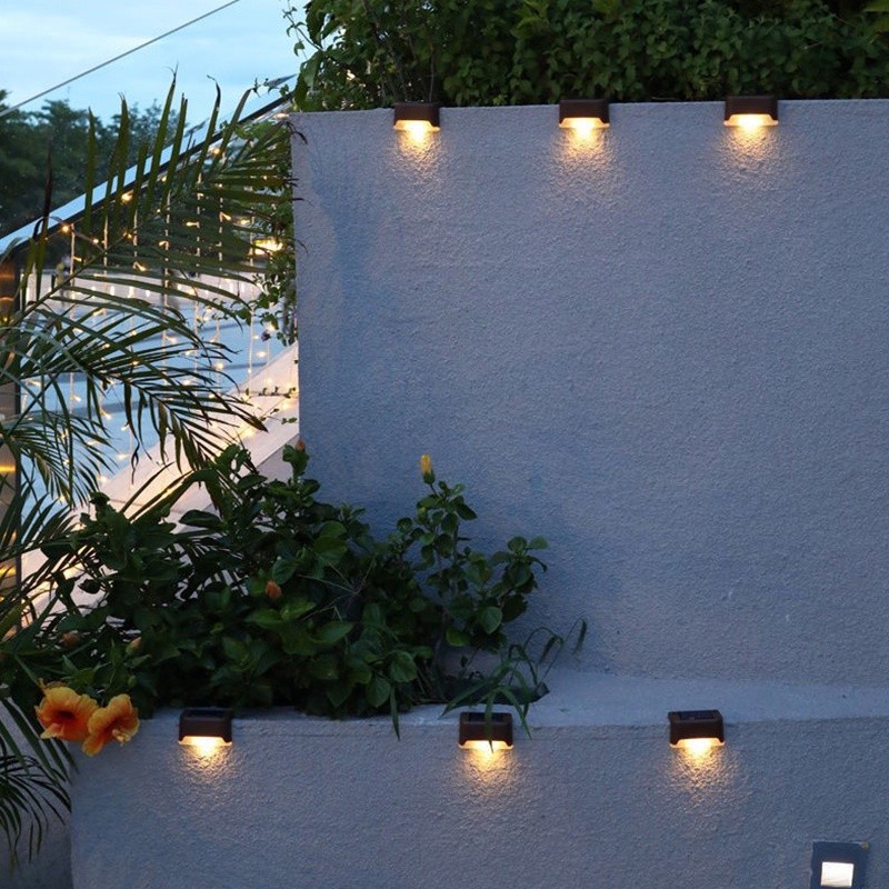 โคมไฟโซล่าเซลล์ ติดรั้ว ติดบันไดหน้าบ้าน ไฟเหลือง เพิ่มความสวยงาม กันฝน ไฟติดบันได Solar light - รูปที่ 5