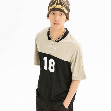 CLIFF เสื้อยืดแขนสั้น คอวี สไตล์สปอร์ต สไตล์อเมริกันวินเทจ แฟชั่นแมทช์ง่าย - รูปที่ 2