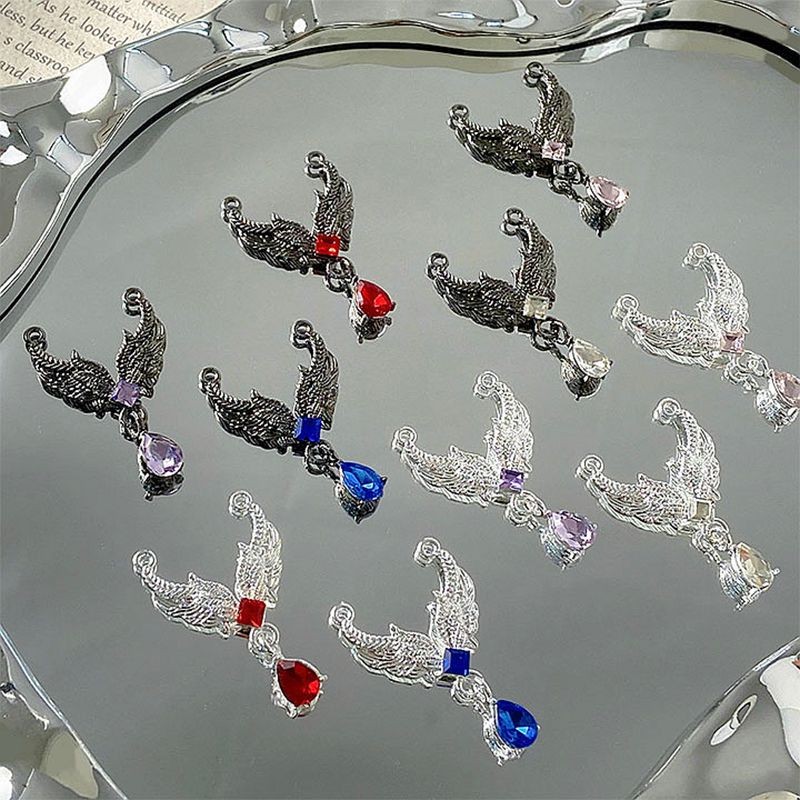 จี้รูปปีกคู่สีเข้มพร้อมลูกปัดแก้ว DIY วัสดุทำมือ จี้สร้อยข้อมือ สร้อยคอ จี้เครื่องประดับ