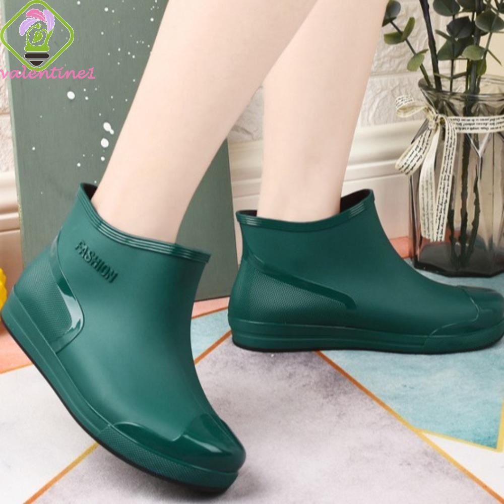 วาเลนไทน์ รองเท้าบูทกันฝนผู้หญิง,สีทึบหลอดสั้นหนารองเท้าน้ํา,สะดวกสบายสวมทนลื่นกันน้ําแพลตฟอร์มยาง สวมทับ หญิง