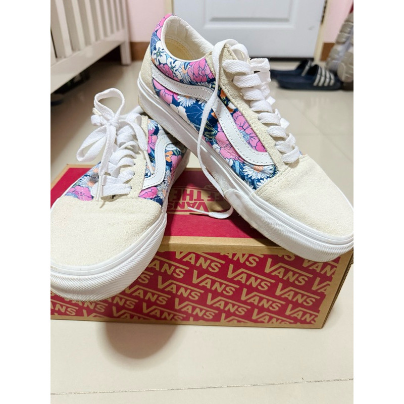 รองเท้า Vans ของแท้จากมือสองสำหรับผู้หญิง