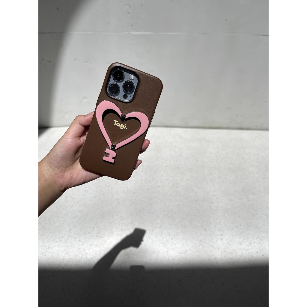 Tagi. เคสโทรศัพท์มือถือ แบบหนังรูปหัวใจพร้อมขายึดโลหะ เปลือกแข็ง เหมาะสำหรับ iPhone 15 16Pro/Pro Max - ภาพย่อย 2