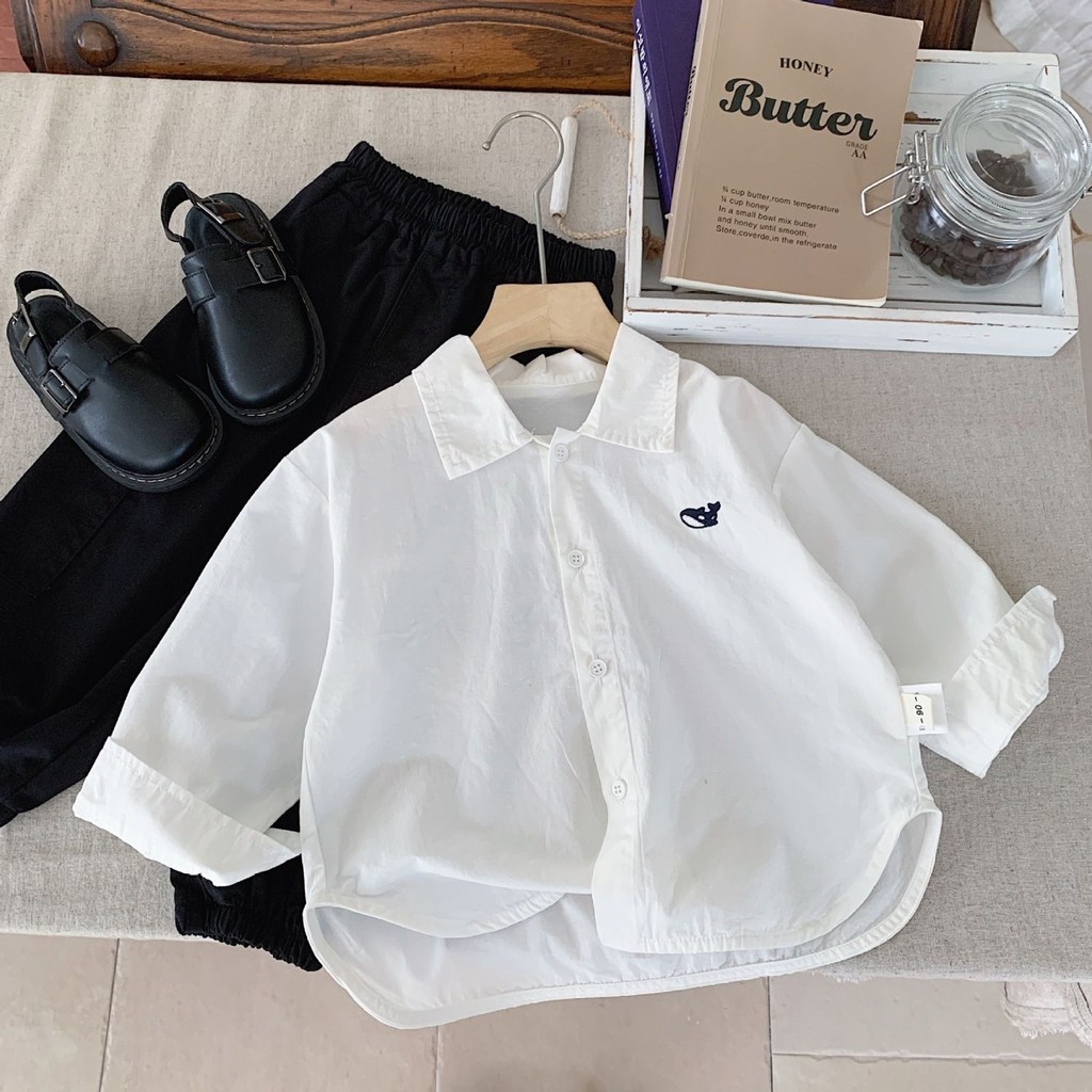 เสื้อเด็กผู้ชาย 2024 ใหม่สีทึบลายสก๊อตเย็บปักถักร้อยลายการ์ตูนอเนกประสงค์ด้านบน - รูปที่ 4