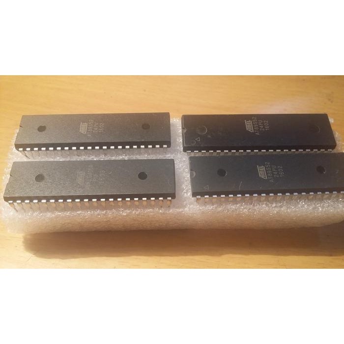 Part Atmel AT89S52 AT 89S52 AT89S 52 อุปกรณ์ไฟฟ้าไมโครคอนโทรลเลอร์