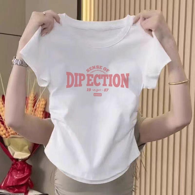 เสื้อยืด รุ่นครอปเรียบเสื้อเชิ้ตทรงสลิมครอปแขนสั้น คอกลม ยืดเยอะม้ากจูงเสื้อยืดรัดรูป เสื้อยืดแขนสั้นพิมพ์ลายตัวอักษรแ