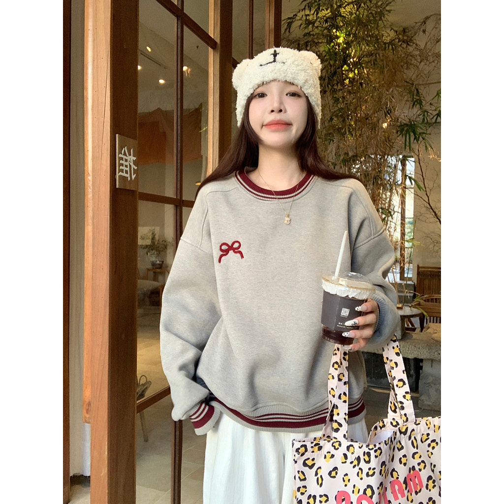 Suxi ฤดูหนาว Plush Hoodies Retro เย็บปักถักร้อยหลวมรอบคอเสื้อแขนยาว 241125