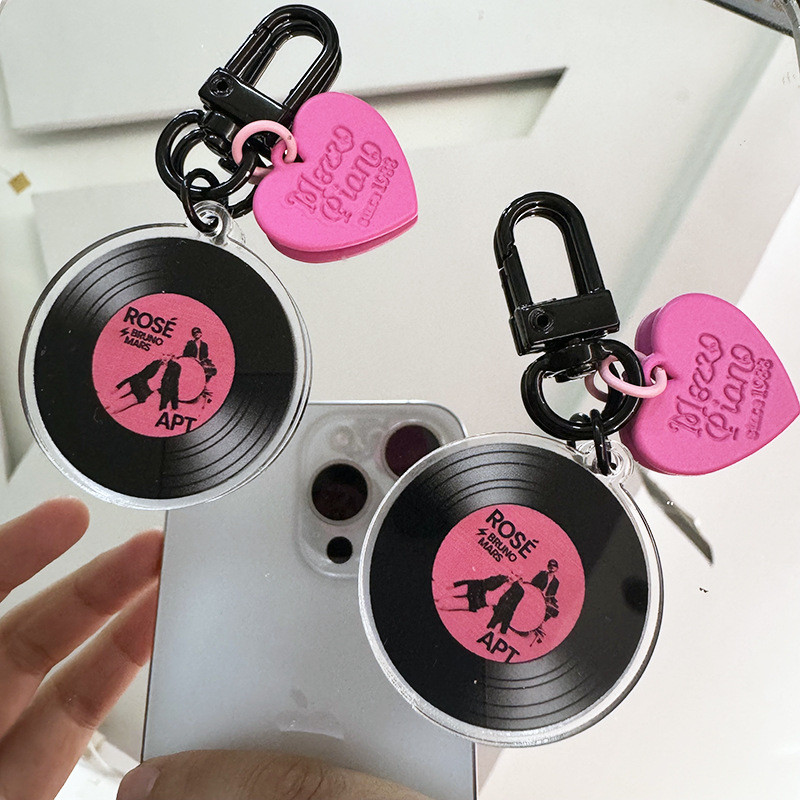 ROSE "APT" อัลบั้มเดียวกัน พวงกุญแจแผ่นเสียงไวนิลอะคริลิค   จี้กระเป๋า   อุปกรณ์   ปริมแดน