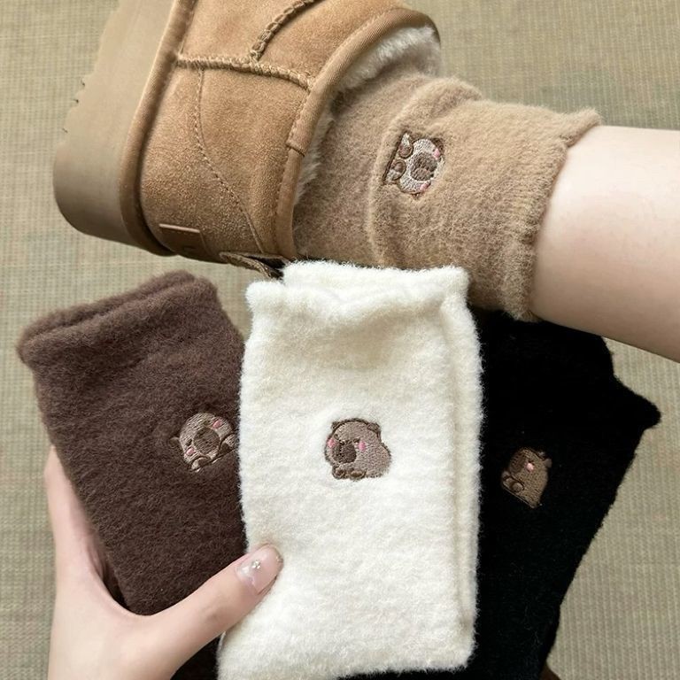 Kapibara Winter Female Mid-Tube Cartoon ปัก Warm Australian Fleece Sleeping Socks