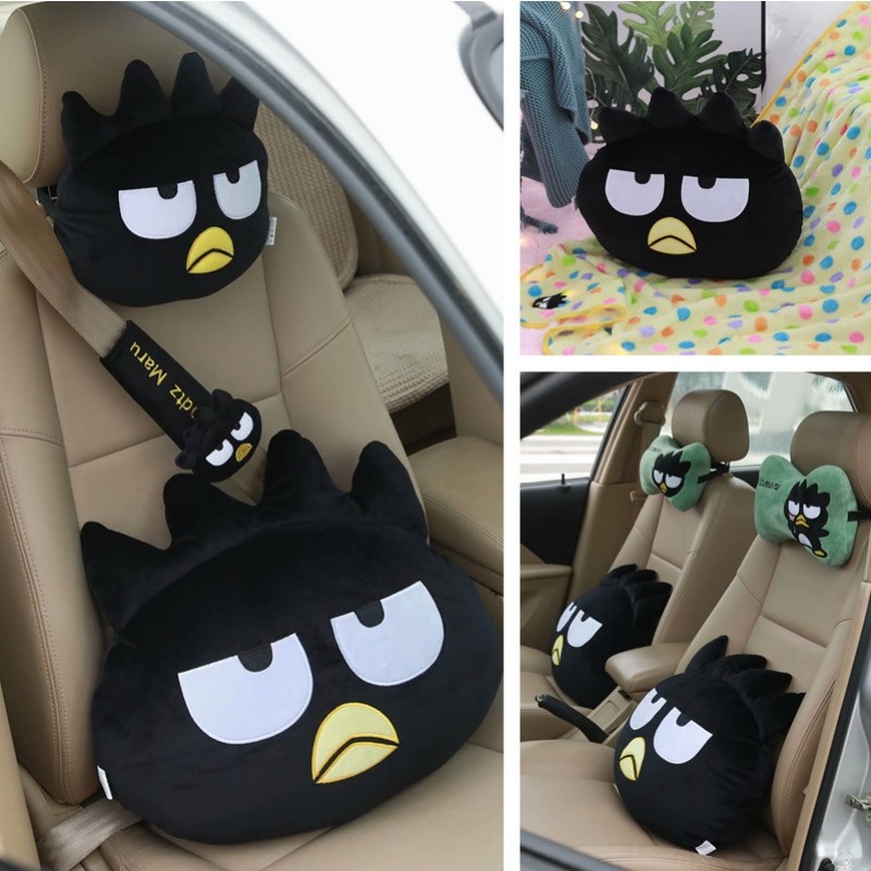 Kawaii Bad Badtz Maru เบาะรองหลังสําหรับรถที่นั่งเข็มขัดสีดํา Penguin หมอนตกแต่งรถ