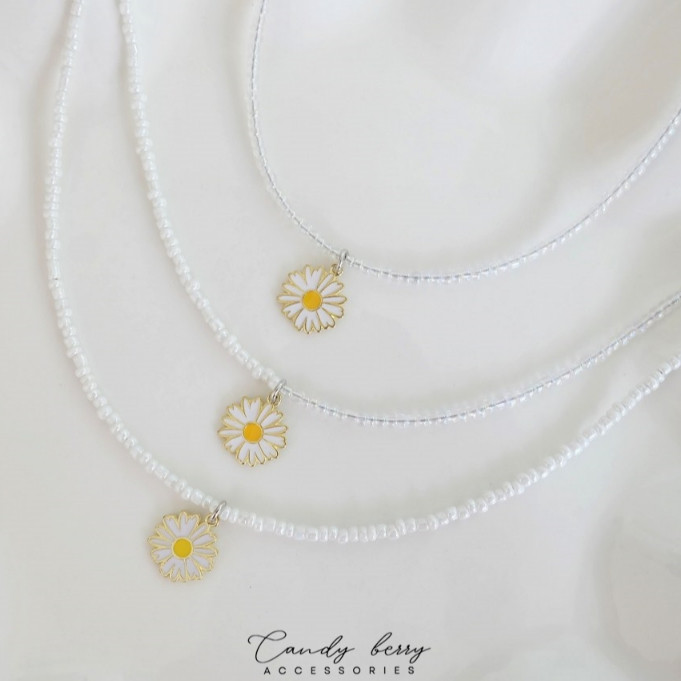 CandyBerry Accessories สร้อยคอลูกปัดแต่งจี้ดอกเดซี่เกาหลีเกาใจประกอบงานด้วยวัสดุเกรดคุณภาพ No.CN-012