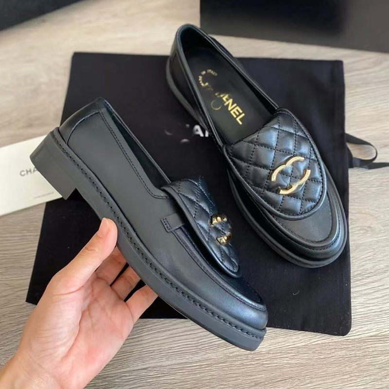 Chanel รองเท้าโลฟเฟอร์ 2024 ฤดูใบไม้ร่วงหนา-Soled ผ้าขนาดเล็ก Flat-Soled Letter รองเท้าหนังขนาดเล็กร