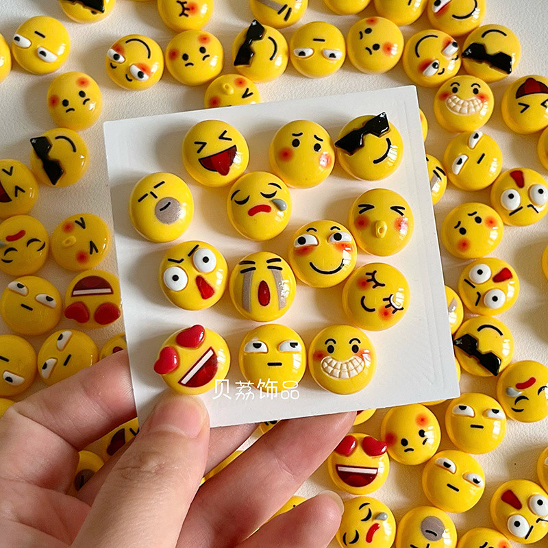 [100ในสต็อก] อีโมติคอนตลกเครื่องประดับเรซินอุปกรณ์ DIY ครีมกาวเคสโทรศัพท์มือถือกิ๊บติดผมเครื่องประดับอีโมติคอนสีเหลืองสามมิติ
