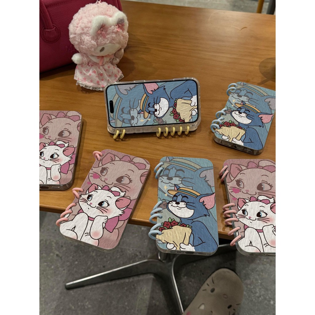 Tom Cat Mary เหมาะสําหรับ iPhone16/15 Flip Notebook 14/13/12/11promax Shock-proof Case เคสโทรศัพท์ UT1Z