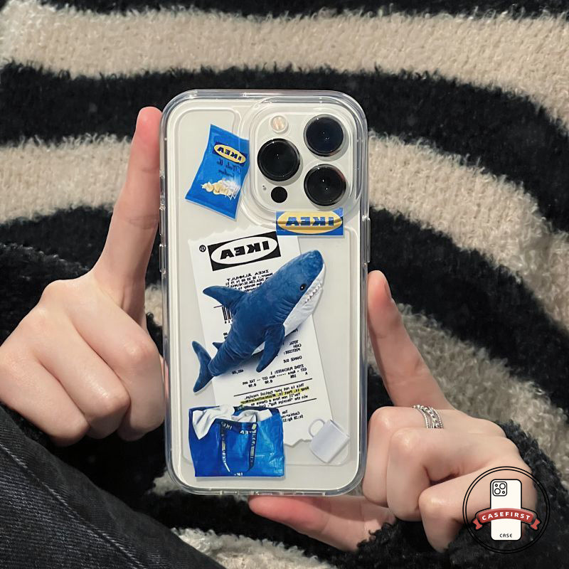 แนวโน้มการ์ตูนฉลามเย็นแท็กคู่สีใสอ่อน เคส iPhone 17 15 11 16 13 14 12 Pro Max Air X XR XS Max 7Plus 15 8 16 6 14 Plus SE