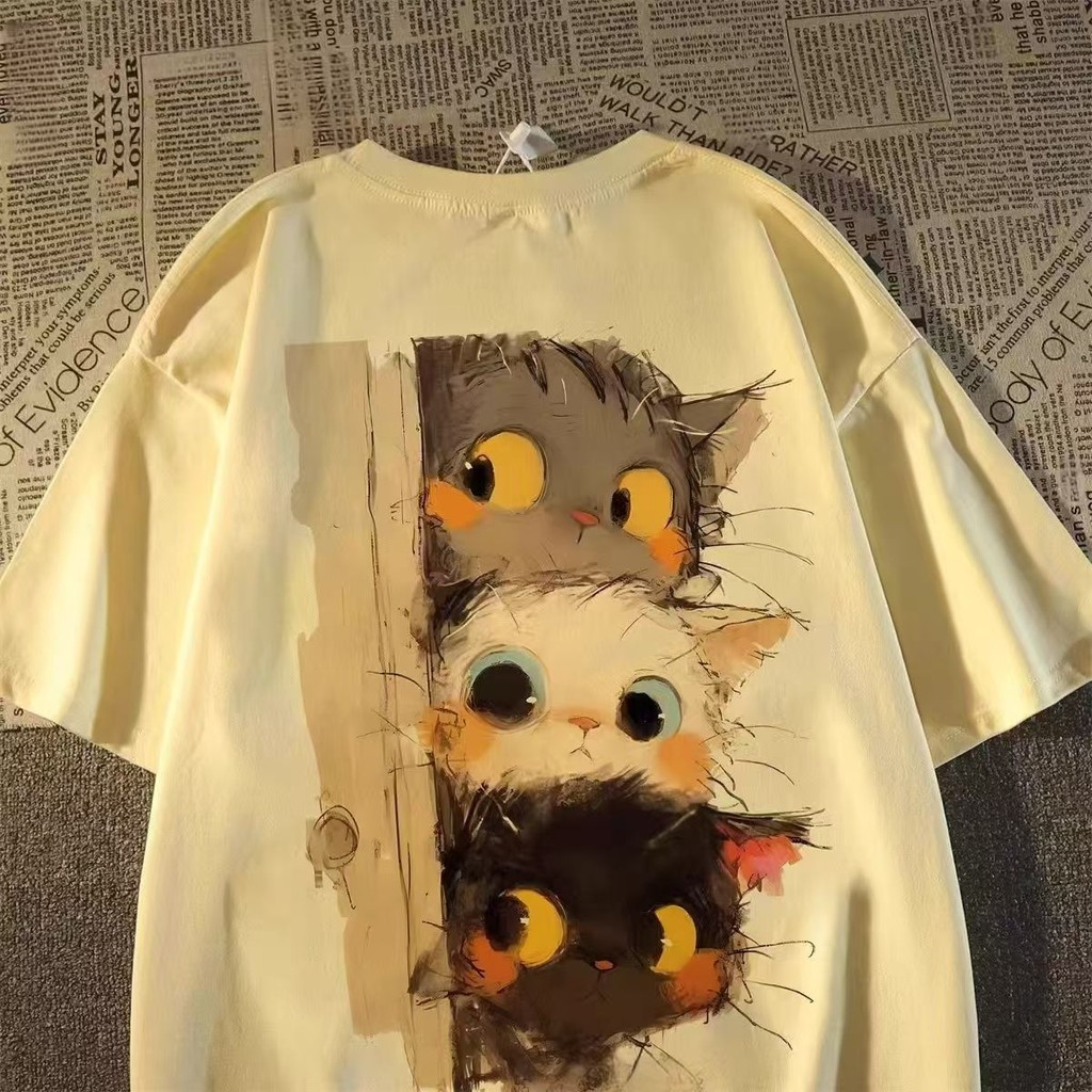 Top.basic 🔥 ผู้หญิง T-shirt "Three cat" พิมพ์ลาย ผ้าฝ้ายนม โคตรนุ่ม OVERSIZE เสื้อคอกลม