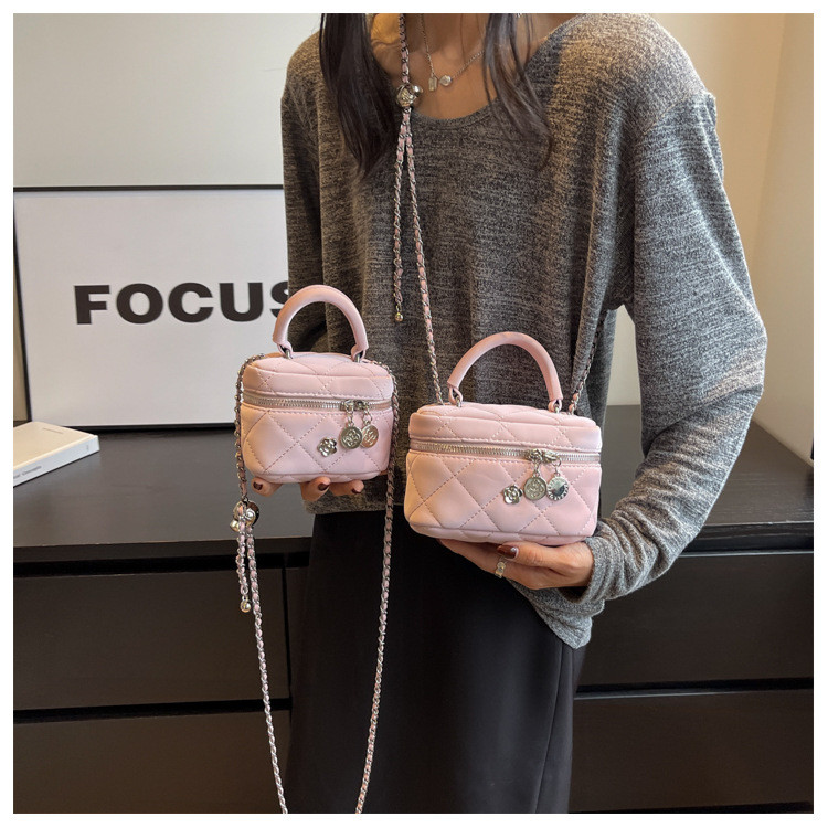 Ielgy Cross-body pop กระเป๋าใบเล็กผู้หญิงฤดูร้อนเทรนด์แฟชั่นใหม่โซ่ขนมเปียกปูนกระเป๋าถือแฟชั่นเรียบง่าย