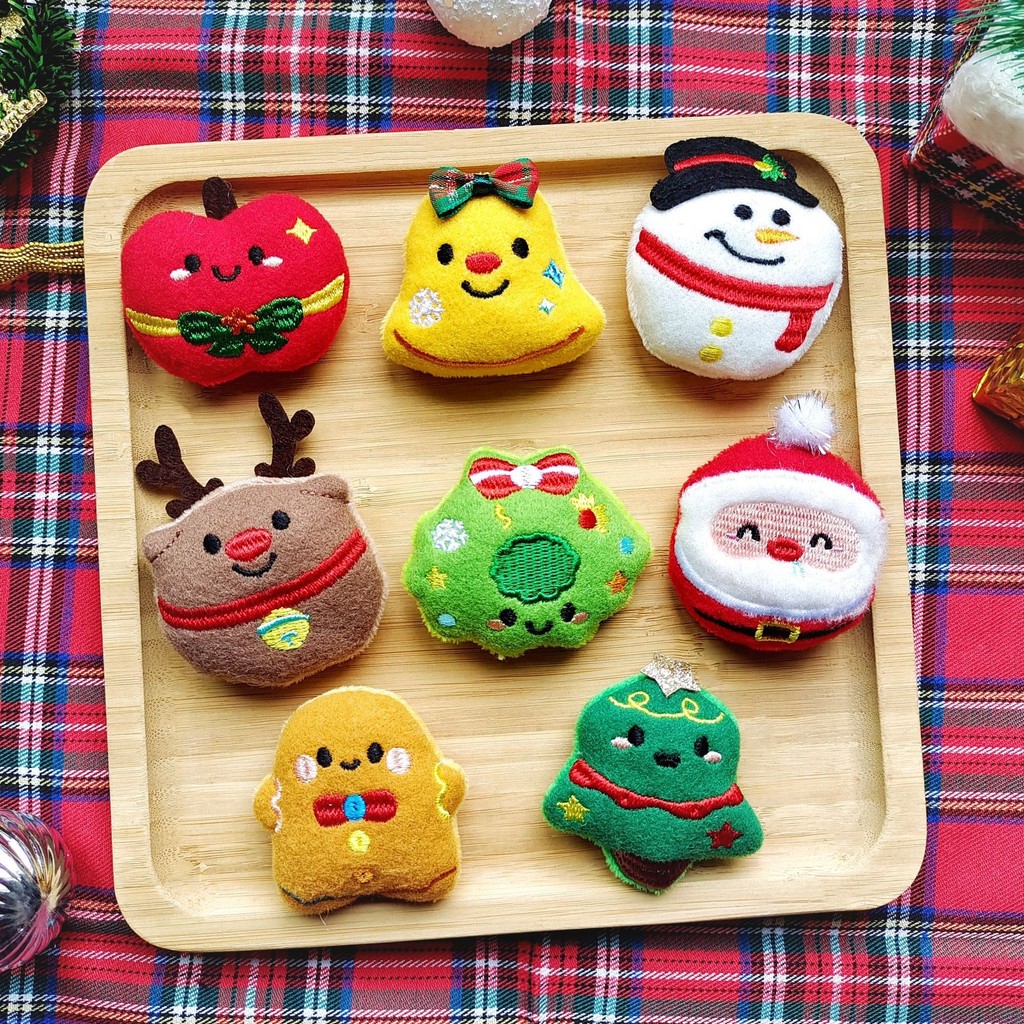 สไตล์ใหม่ตกแต่งคริสต์มาสตุ๊กตาอุปกรณ์เสริมตุ๊กตา Original สไตล์ Snowman Elk Bell เข็มกลัดรองเท้าถุงเท้าอุปกรณ์เสริม