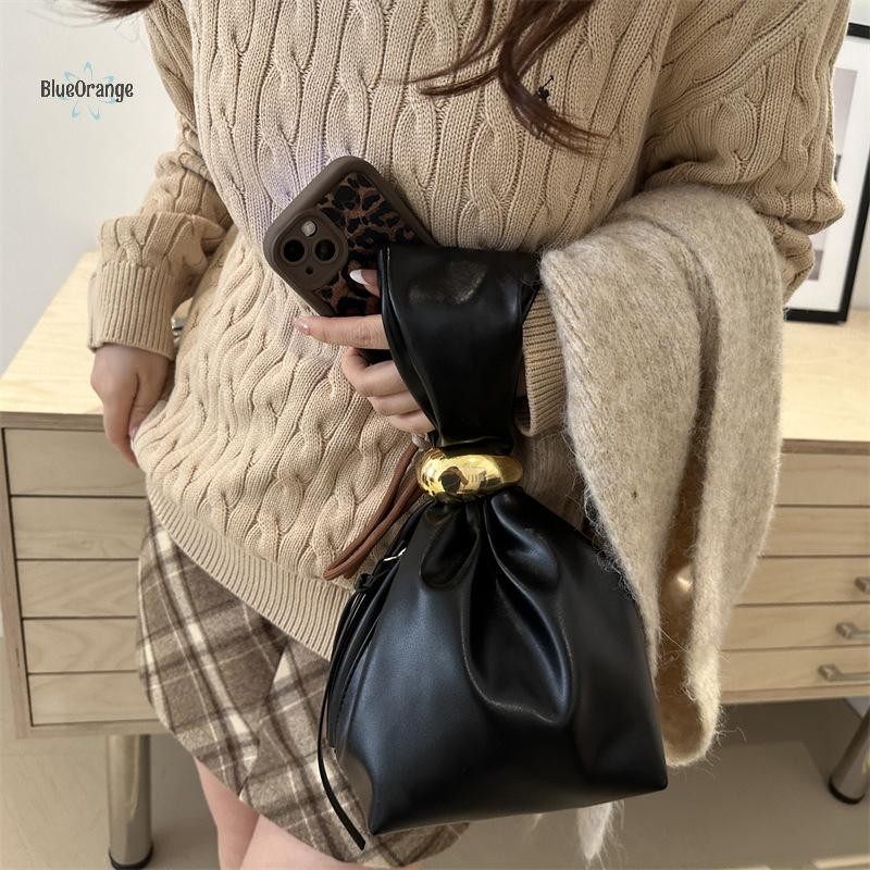 ใหม่หนังใต้วงแขนกระเป๋าจีบสําหรับผู้หญิงแฟชั่น Designer