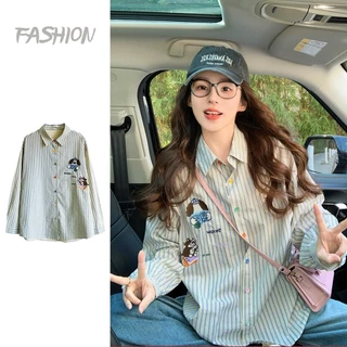 Chili Koko เสื้อสีฟ้าผู้หญิง ลายปักน่ารัก เสื้อเชิ้ตแขนยาว เสื้อแจ็คเก็ต W584