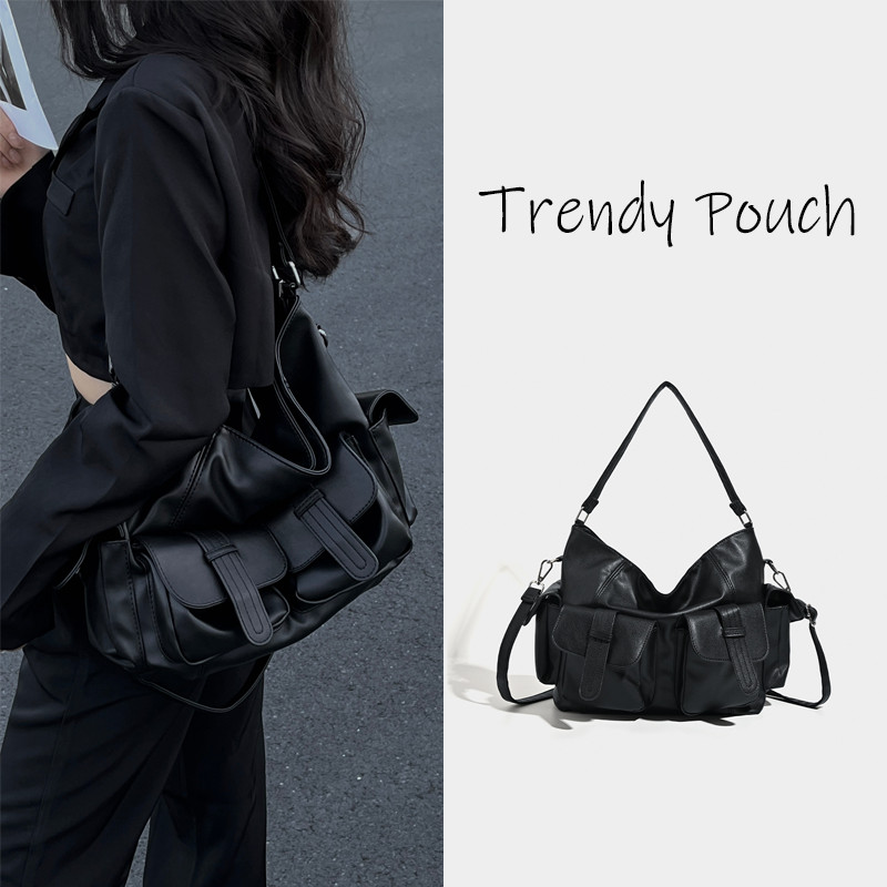 TRENDY POUCH กระเป๋าสะพายข้างความจุขนาดใหญ่ย้อนยุคอเมริกันเป็นที่นิยมในปีนี้กระเป๋าสะพายไหล่สีดำ
