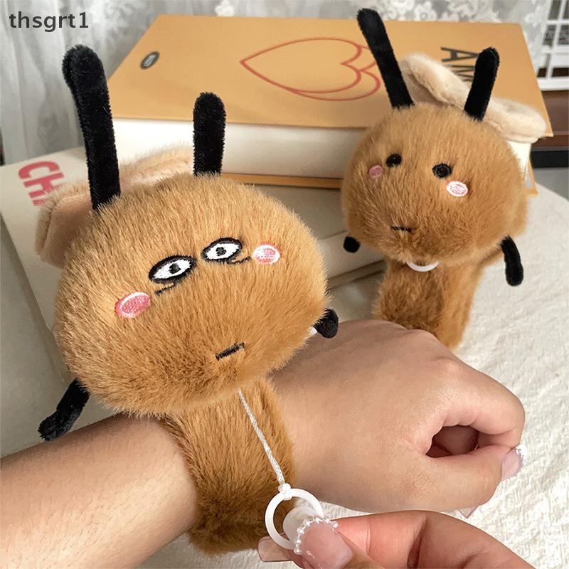 [Thsgrt1] น่ารักแมลงสาบตุ๊กตาตุ๊กตาตบมือวงกลมของเล่นการ์ตูนตุ๊กตาสร้อยข้อมือยัดตบสแน็ปสายรัดข้อมือของเล่นตลกแหวนมือพรรคของขวัญ [ไทย]