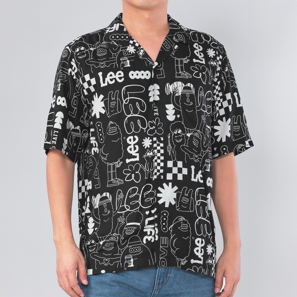 LEE เสื้อเชิ้ตแขนสั้นผู้ชาย คอลเลคชั่น Lee x MillionsMonster ทรง Comfort รุ่น LE F324MSHSN79 - สีดำ