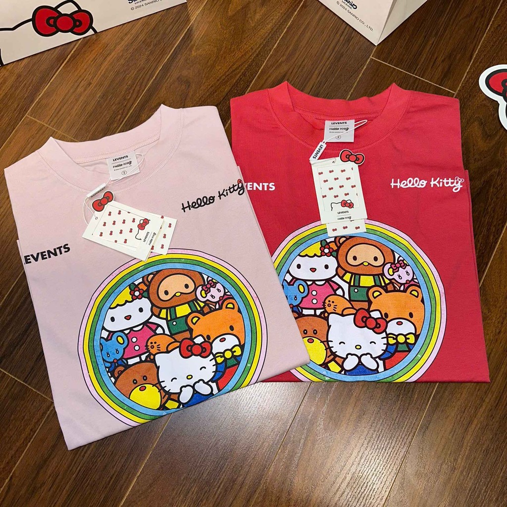 LEVENTS x Hello Kitty l Kittys Family กึ่งโอเวอร์ไซส์ (แดง ชมพู)