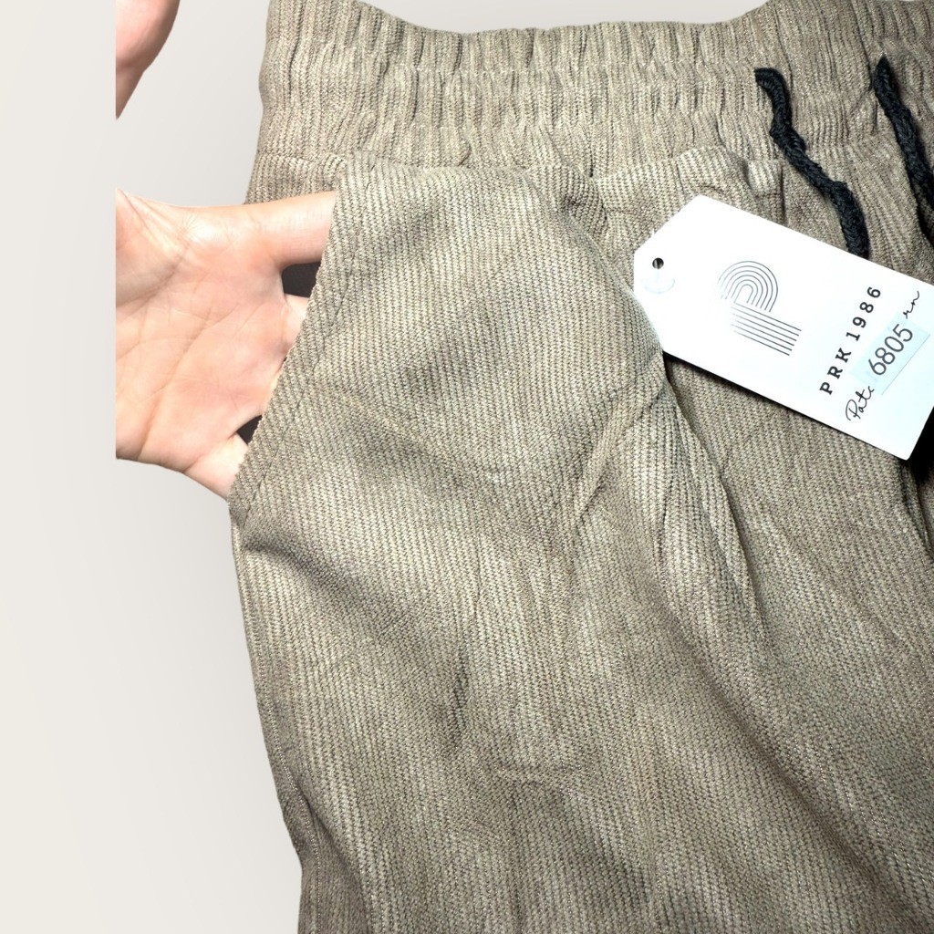 กางเกงขาสั้นผู้ชาย ผ้าลูกฟูก มี 4 กระเป๋า เอวยางยืด คาร์โก้