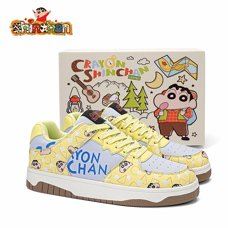Crayon Shin-Chan อะนิเมะรองเท้าผู้หญิงรองเท้าสีขาวกราฟฟิตีการ์ตูนรุ่นใหม่ฤดูใบไม้ร่วงรองเท้าผ้าใบลำลองมูลค่าสูงสไตล์โรงเรียน