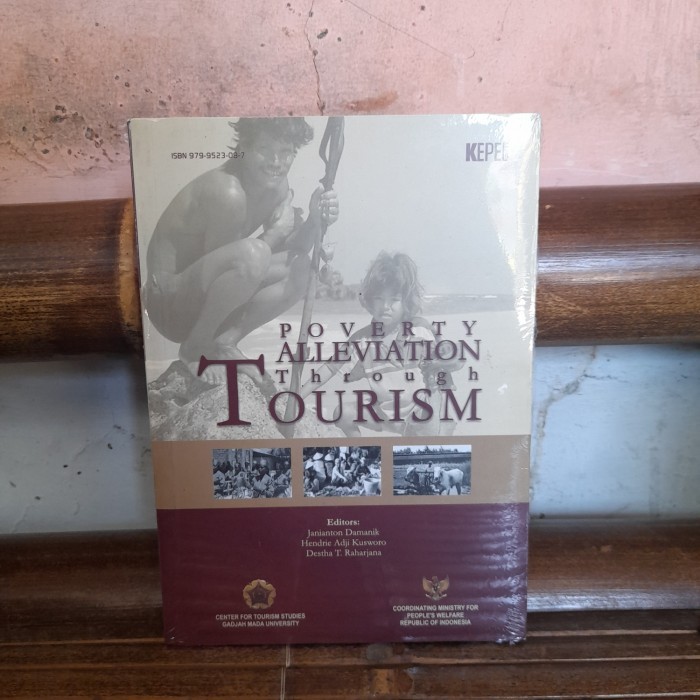 หนังสือต้นฉบับ Poverty Alleviation ผ่านความคิดการท่องเที่ยวของ Poverty