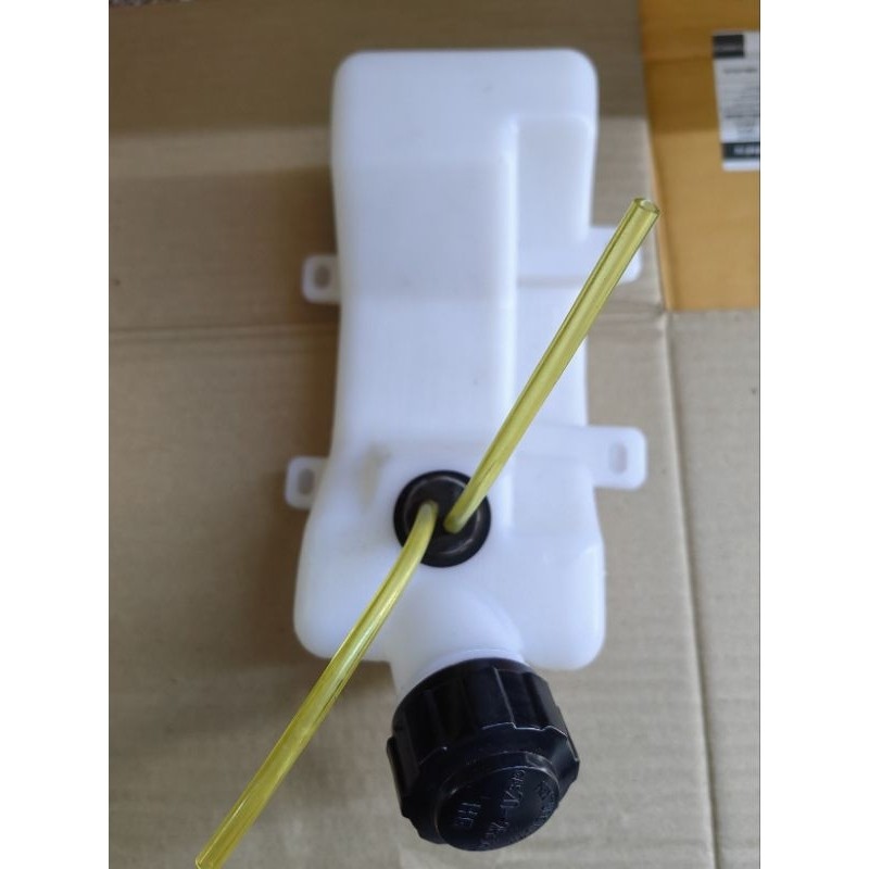 L99 ถังน้ำมัน UT31 GX31 **4ขายึด** ถังน้ำมันเชื้อเพลิงถังน้ำมันเบนซิล ถังน้ำมันเครื่องตัดหญ้า พ่นยา หว่านเมล็ด