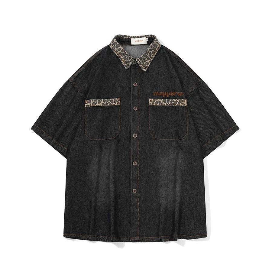 MNO.9 เสื้อเชิ้ตแขนสั้น ผู้ชาย ผ้ายีนส์ short-sleeved shirts A10 คอปกลายเสือ มีกระเป๋าหน้าอก ปักอักษร เสื้อเชิ้ตเกาหลี