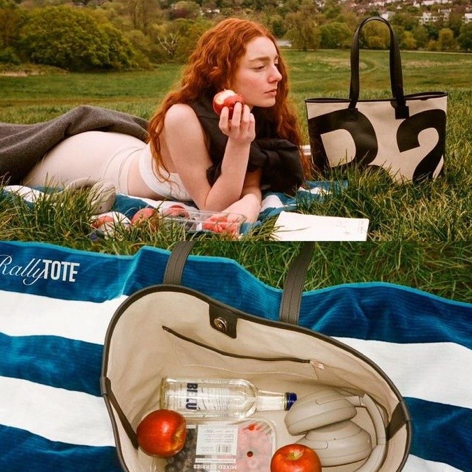 ขายดีที่สุด 🔥Rally Movement Tote Bag ของแท้ 100% 👜 Black&White Rally The Bag ของแท้ กระเป๋า Rally