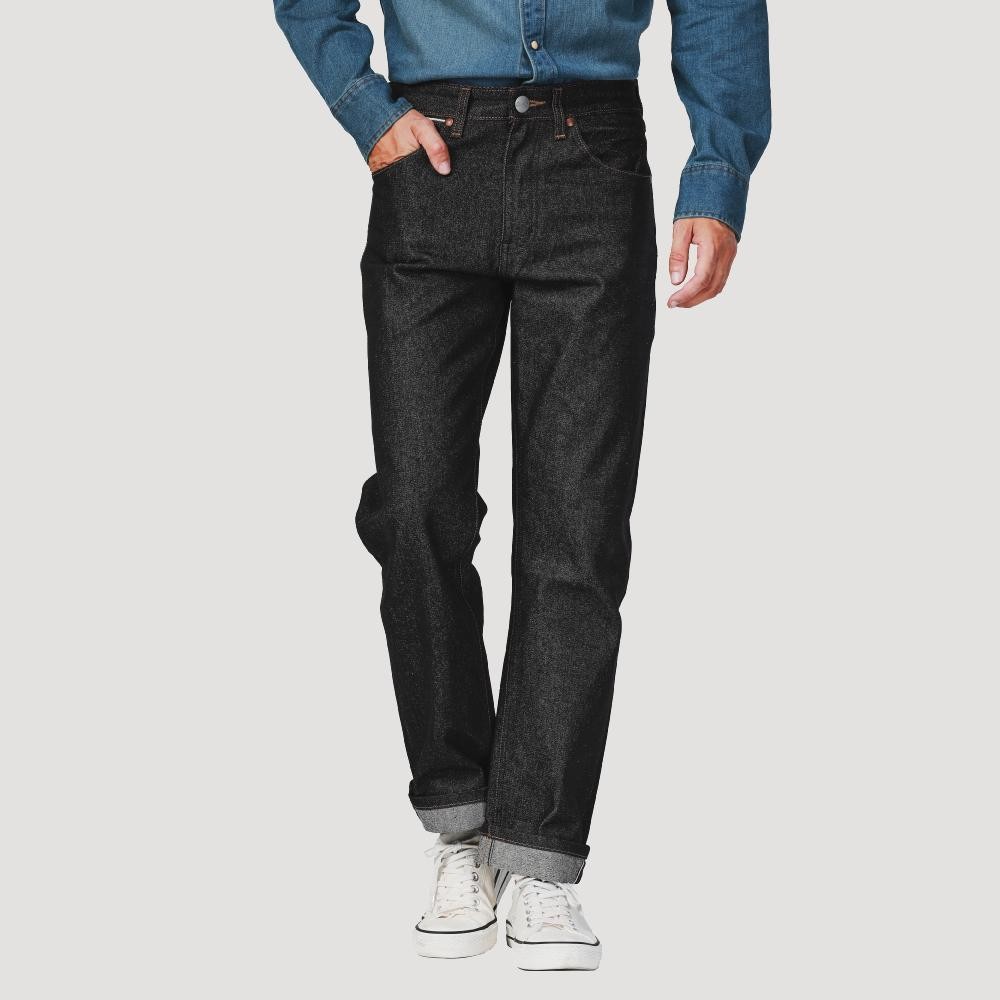 WRANGLER กางเกงยีนส์ (ริมขาว) ผู้ชาย คอลเลคชั่น Legend Of Wrangler FW24 เอวกลาง ทรงตรง รุ่น WR F124MMWZN10 สียีนส์ผ้าดิบ