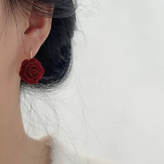 ปีใหม่ดอกกุหลาบสีแดงต่างหูหญิงอารมณ์คนดังย้อนยุคสไตล์ฮ่องกงต่างหูต่างหู