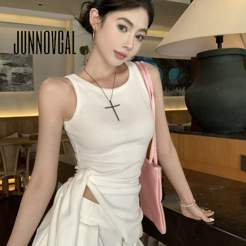 JUNNOVGAL เสื้อกล้ามผู้หญิง 2025 สีทึบคอกลมแขนกุด แฟชั่นทุกวัน Casual Slim Fit