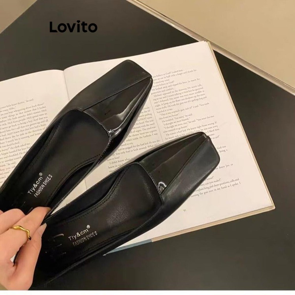 Lovito รองเท้าส้นเตี้ยแบบบัลเลต์ส้นเตี้ยสไตล์ฝรั่งเศสสำหรับใส่ไปทำงานสำหรับผู้หญิง หนังสิทธิบัตรแบบเรียบหรูสไตล์วินเทจ LFA70251