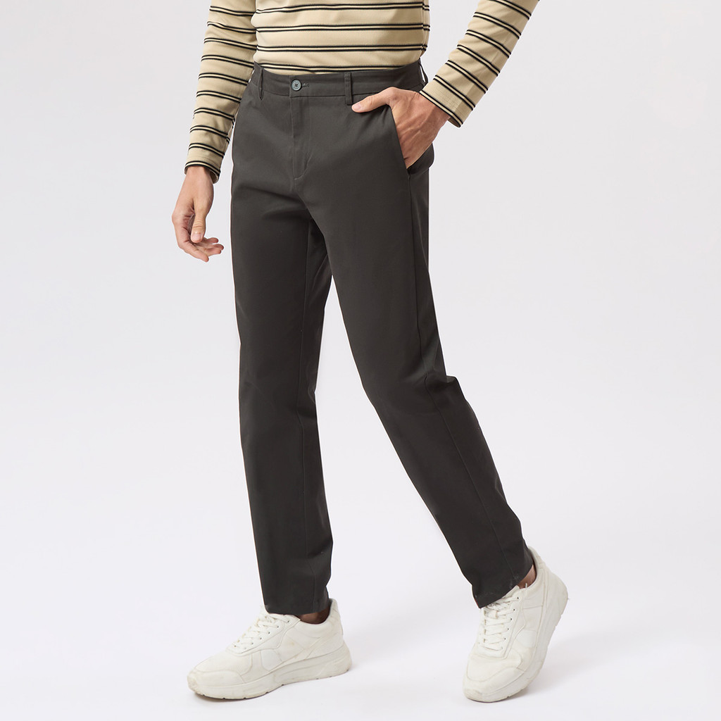 LTD กางเกง ผ้าชิโน่ ทรงสลิม ผู้ชาย สีเทาเข้ม | Slim Fit Chino Pants | 03574